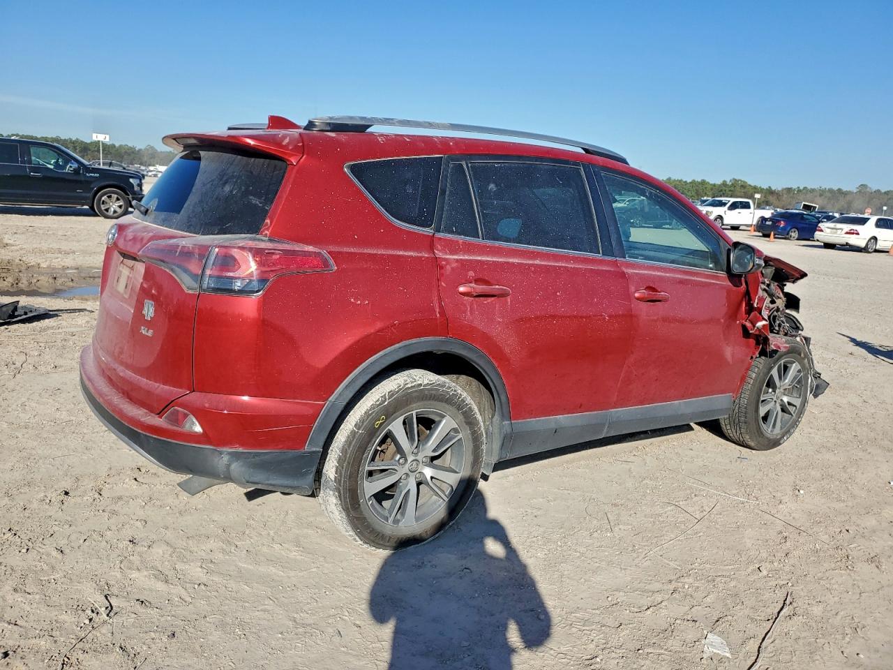 2017 TOYOTA RAV4 XLE photo 5