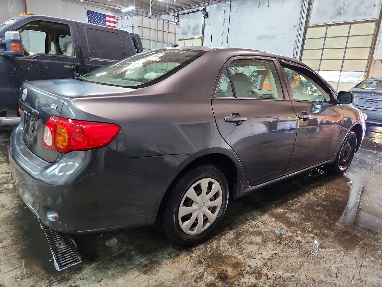 2010 TOYOTA COROLLA BASE photo 3
