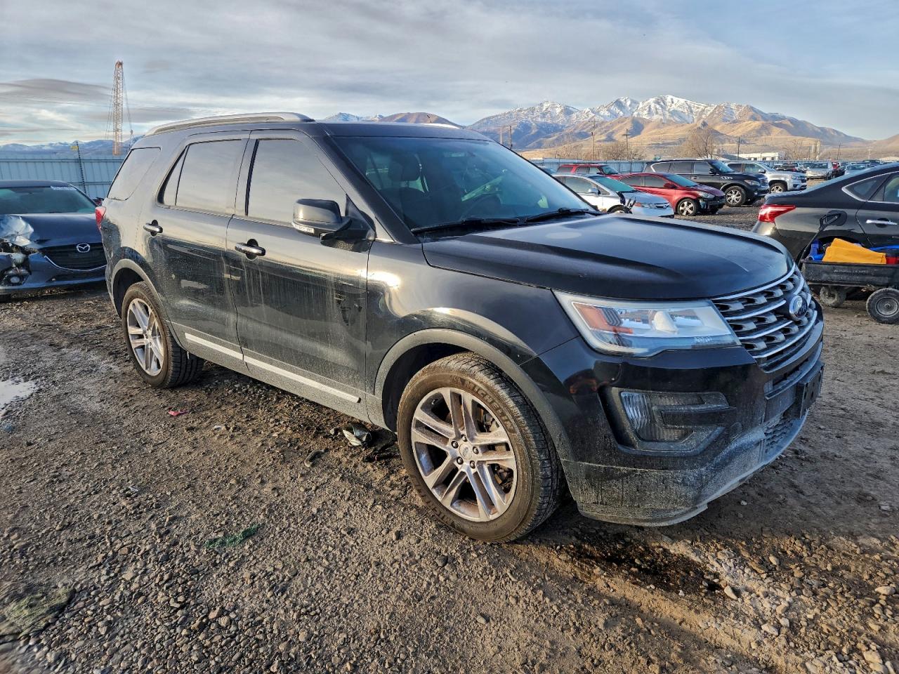 2016 FORD EXPLORER XLT photo 4