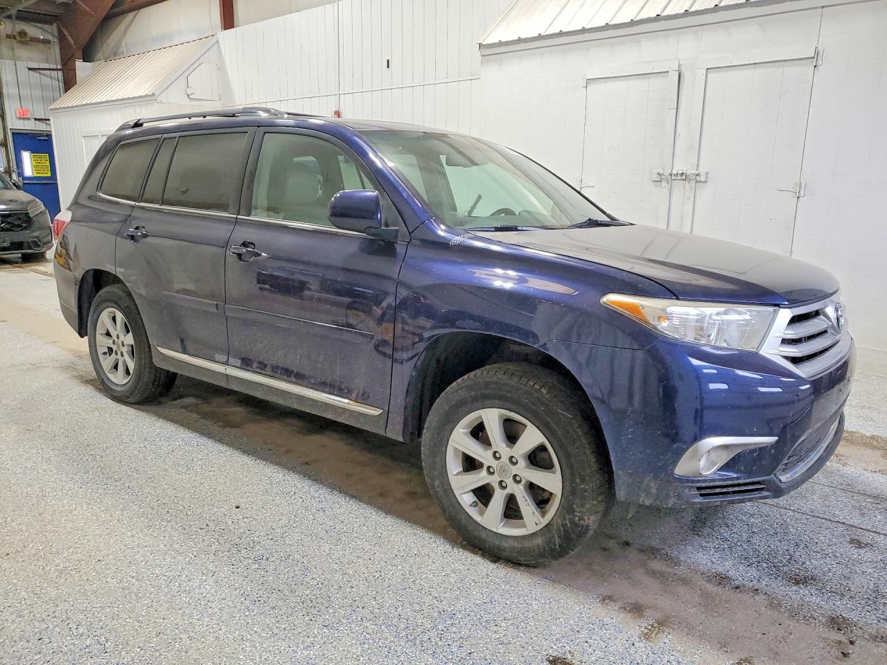 2012 TOYOTA HIGHLANDER BASE photo 4