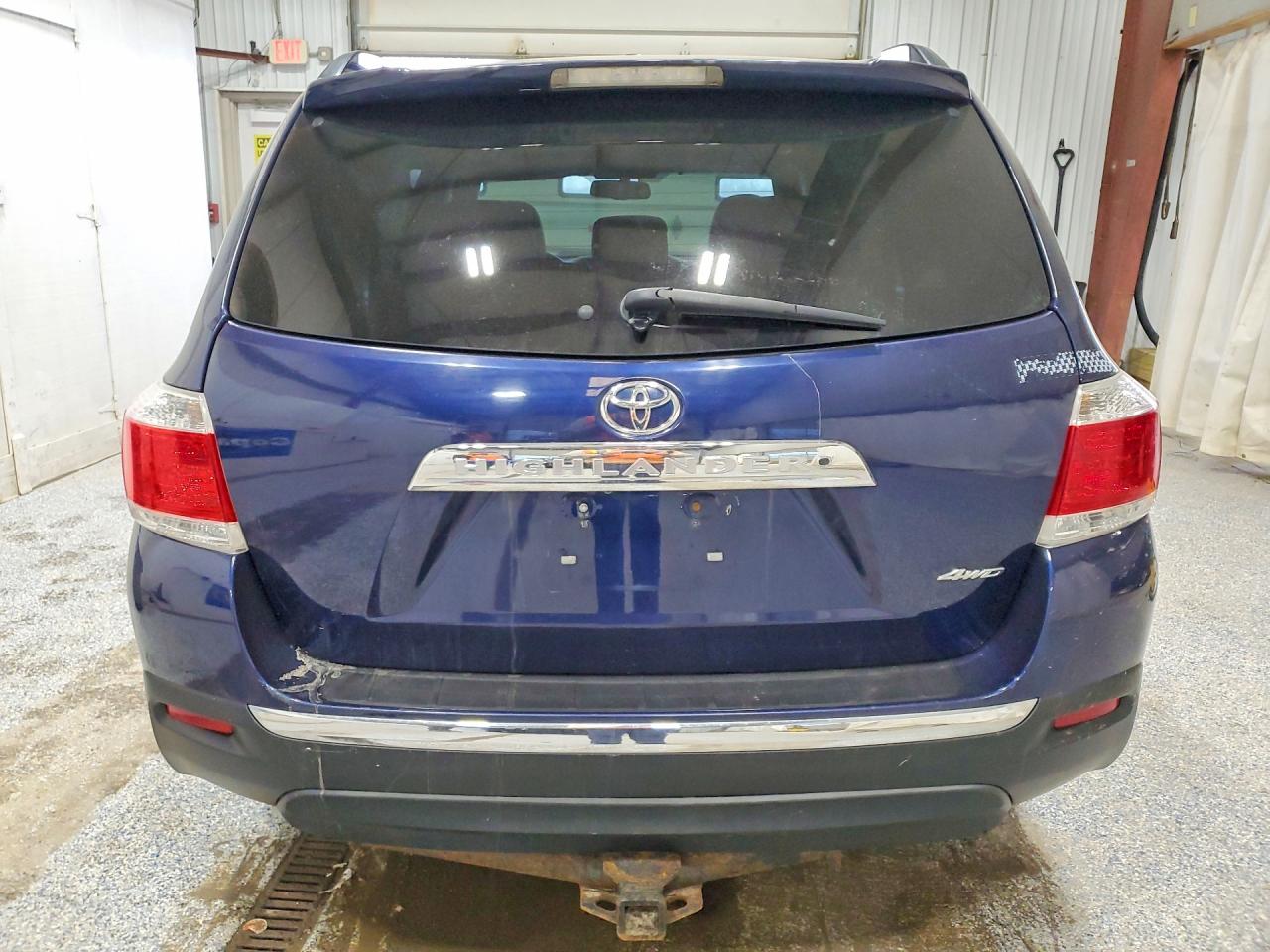 2012 TOYOTA HIGHLANDER BASE photo 6