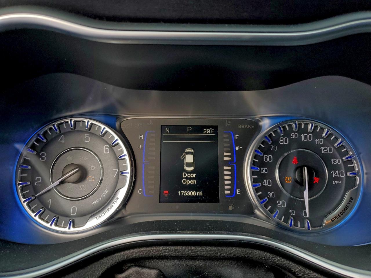2015 CHRYSLER 200 LIMITED photo 9