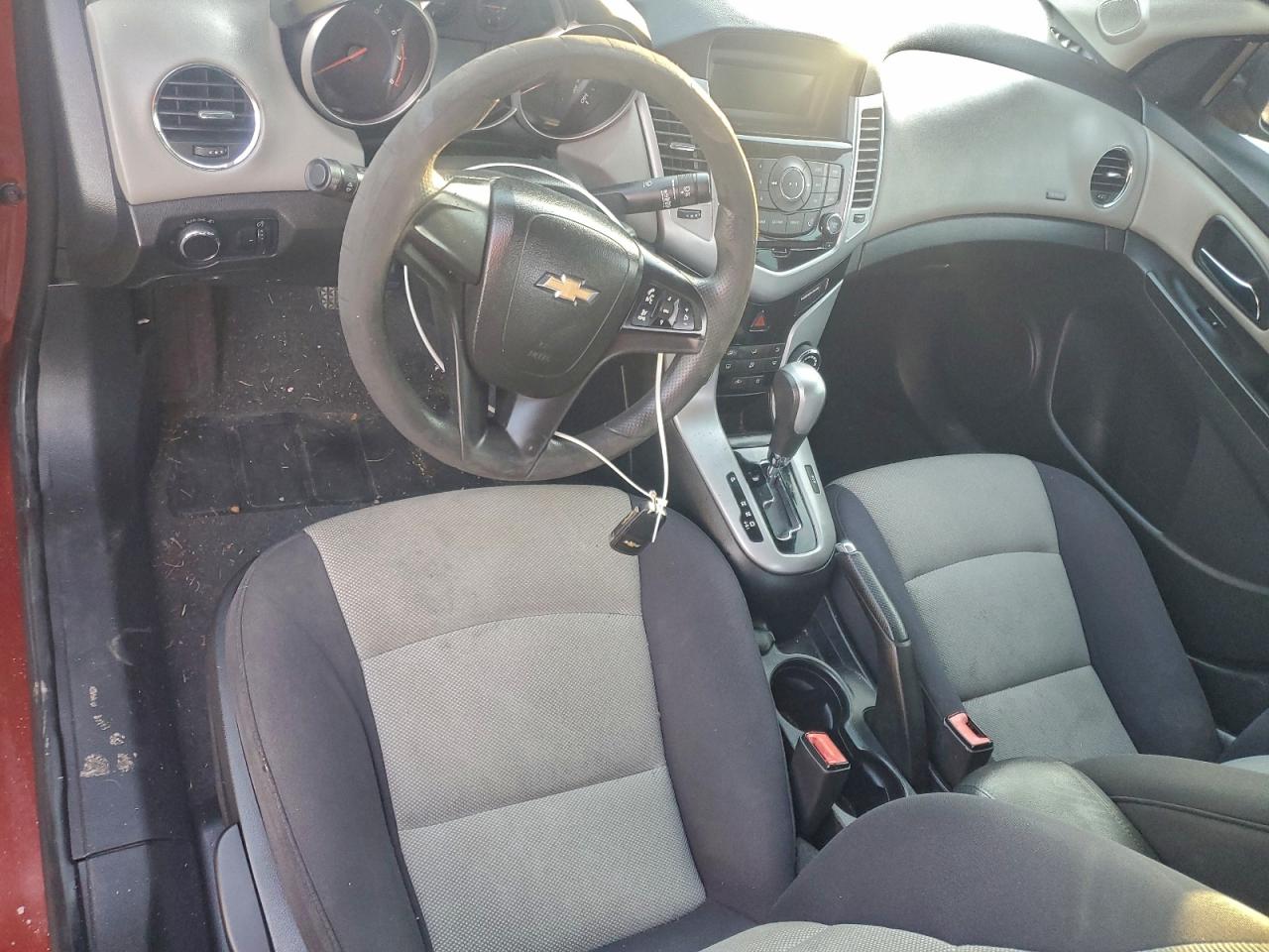 2013 CHEVROLET CRUZE LS photo 8
