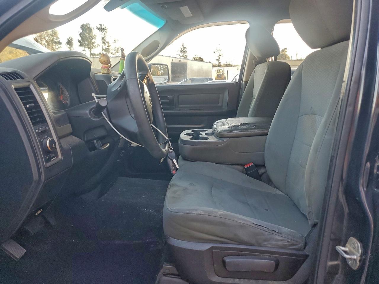 2013 RAM 1500 ST photo 7