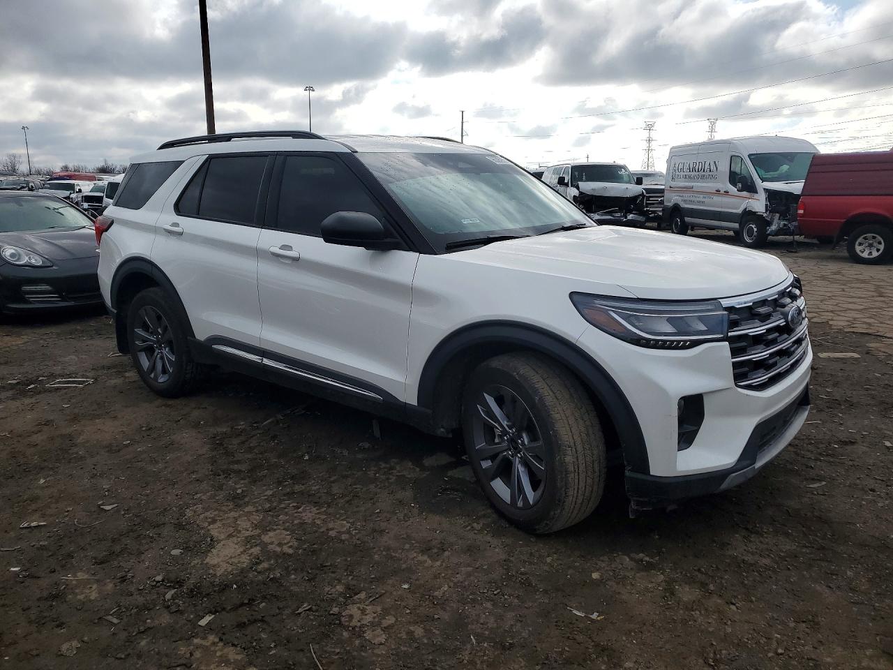 2025 FORD EXPLORER ACTIVE photo 4