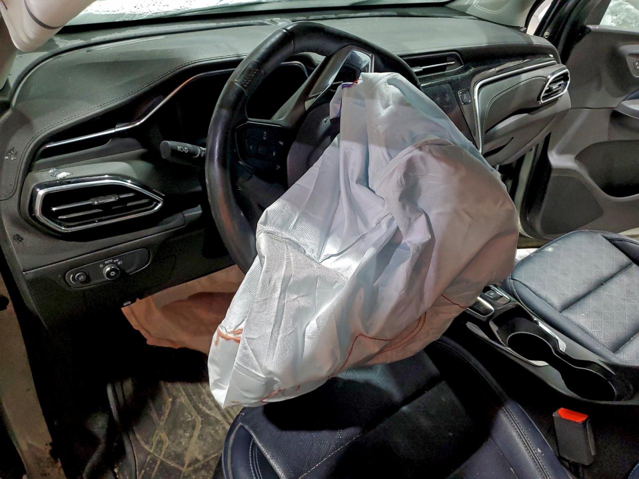 2023 CHEVROLET BOLT EUV LT photo 8