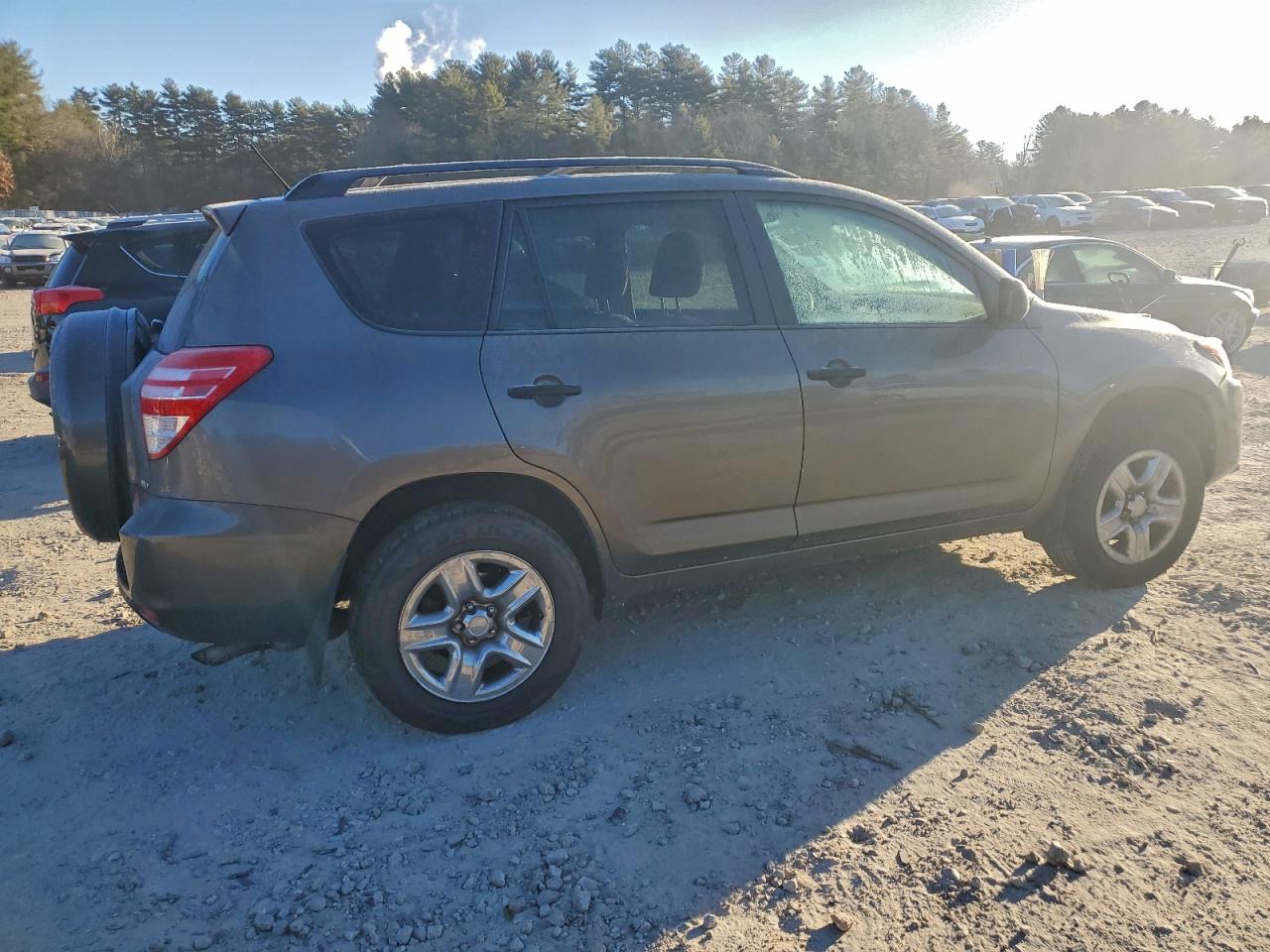 2011 TOYOTA RAV4 photo 3
