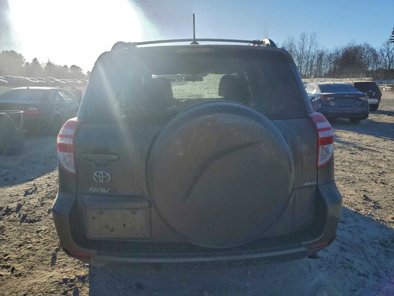 2011 TOYOTA RAV4 photo 6