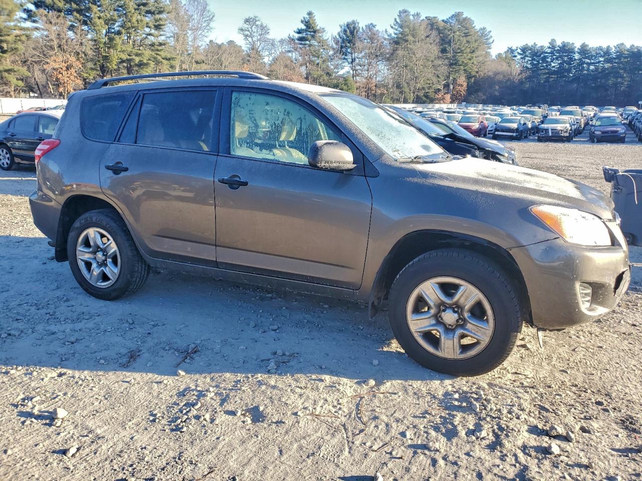 2011 TOYOTA RAV4 photo 4