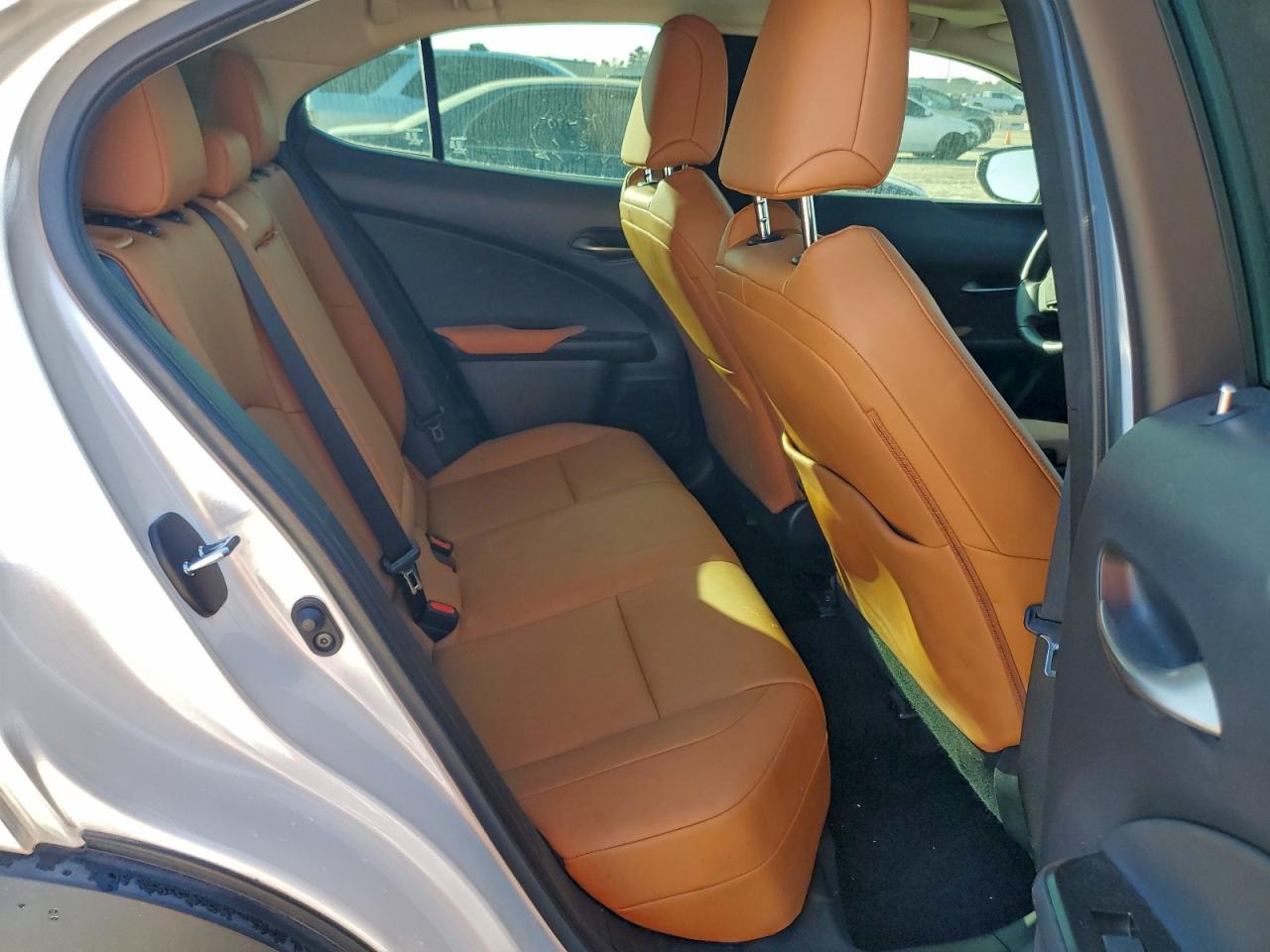 2022 LEXUS UX 200 BASE photo 11