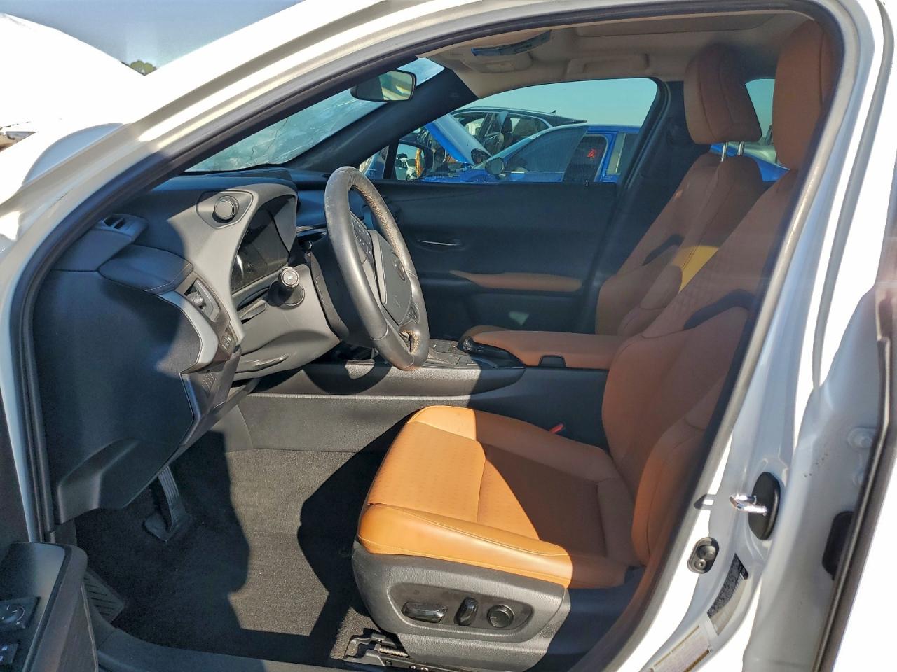 2022 LEXUS UX 200 BASE photo 7