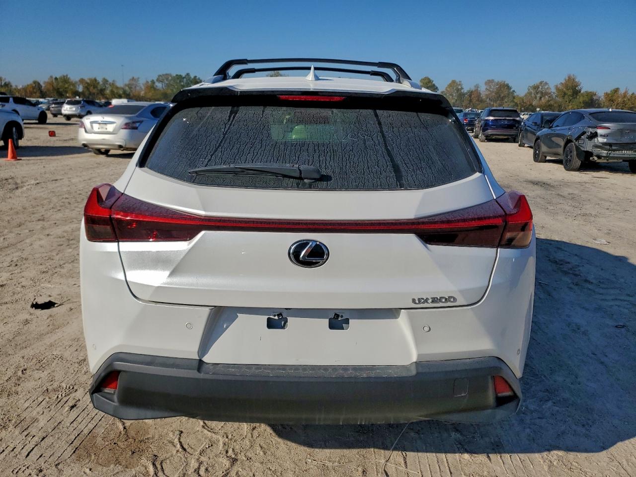 2022 LEXUS UX 200 BASE photo 6