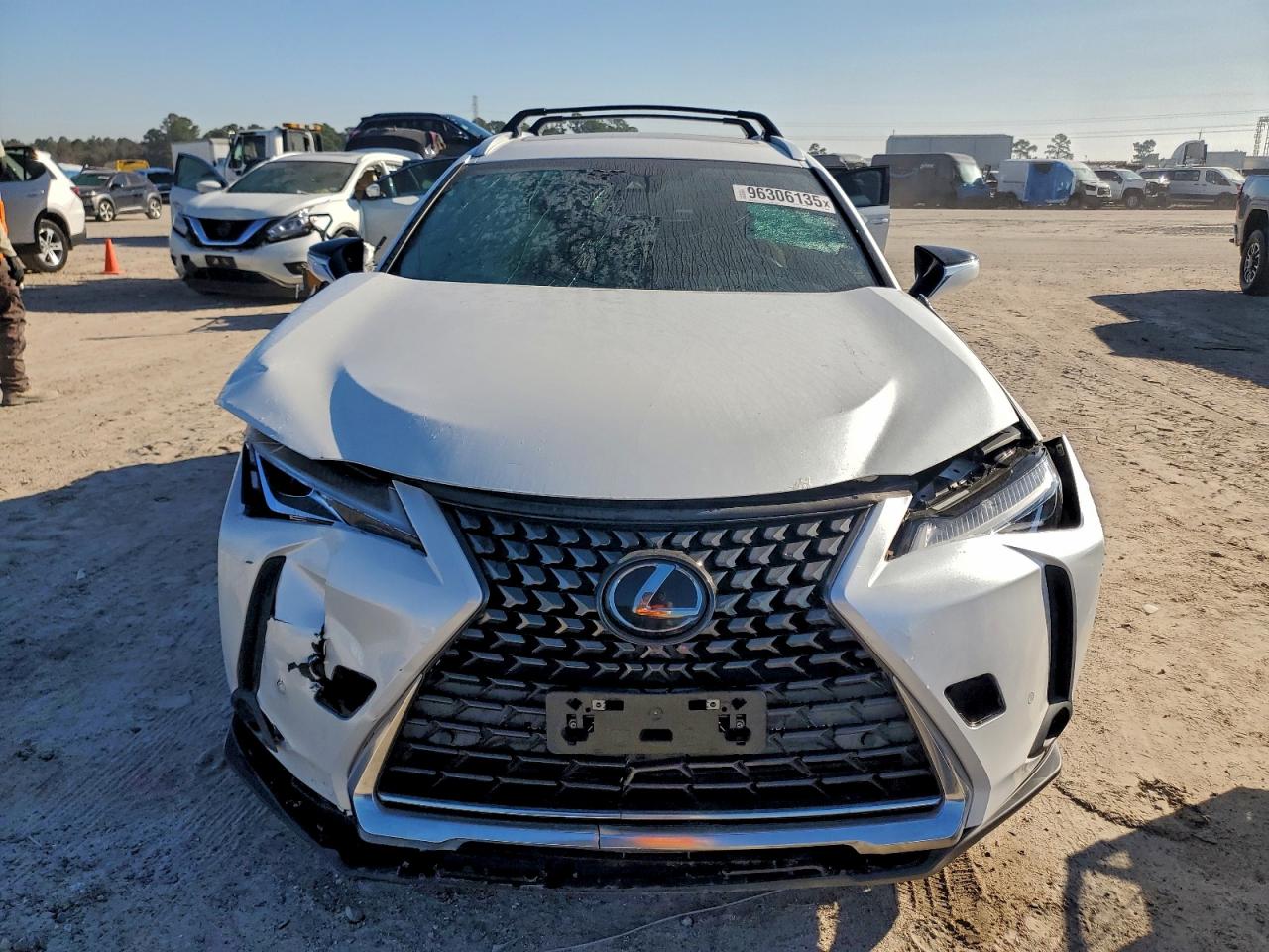 2022 LEXUS UX 200 BASE photo 5