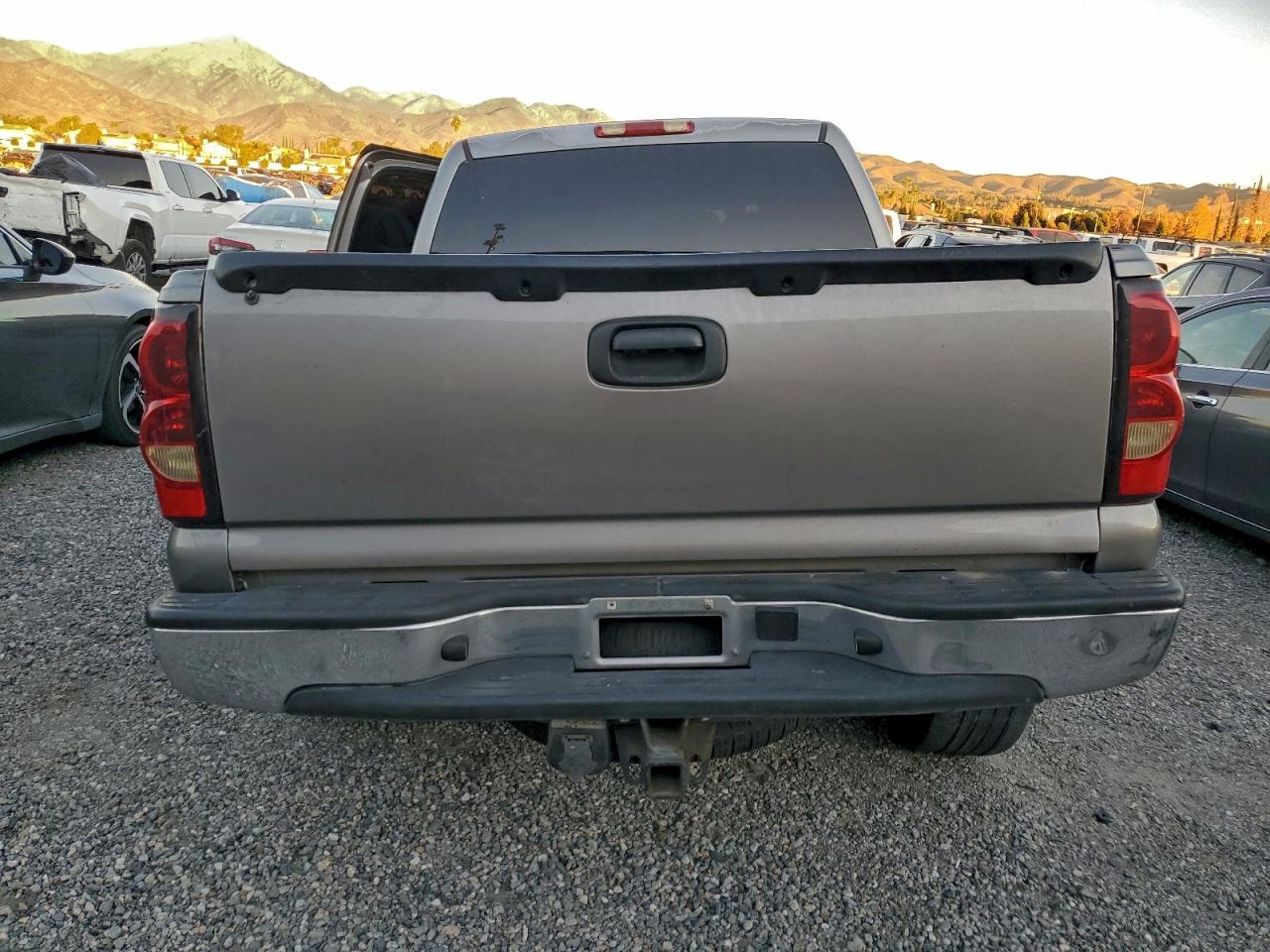 2006 CHEVROLET SILVERADO C1500 photo 6