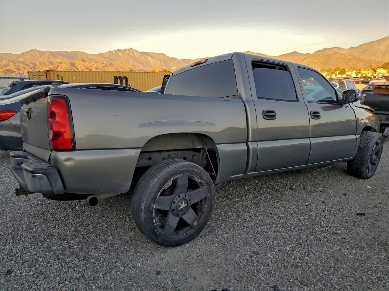 2006 CHEVROLET SILVERADO C1500 photo 3