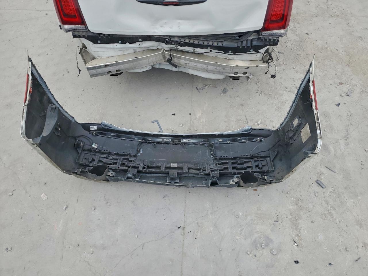 2022 CHRYSLER 300 S photo 34