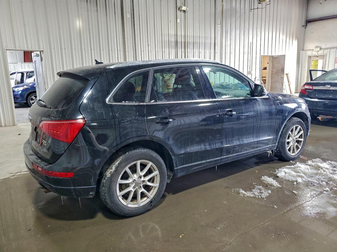 2011 AUDI Q5 PREMIUM PLUS photo 3