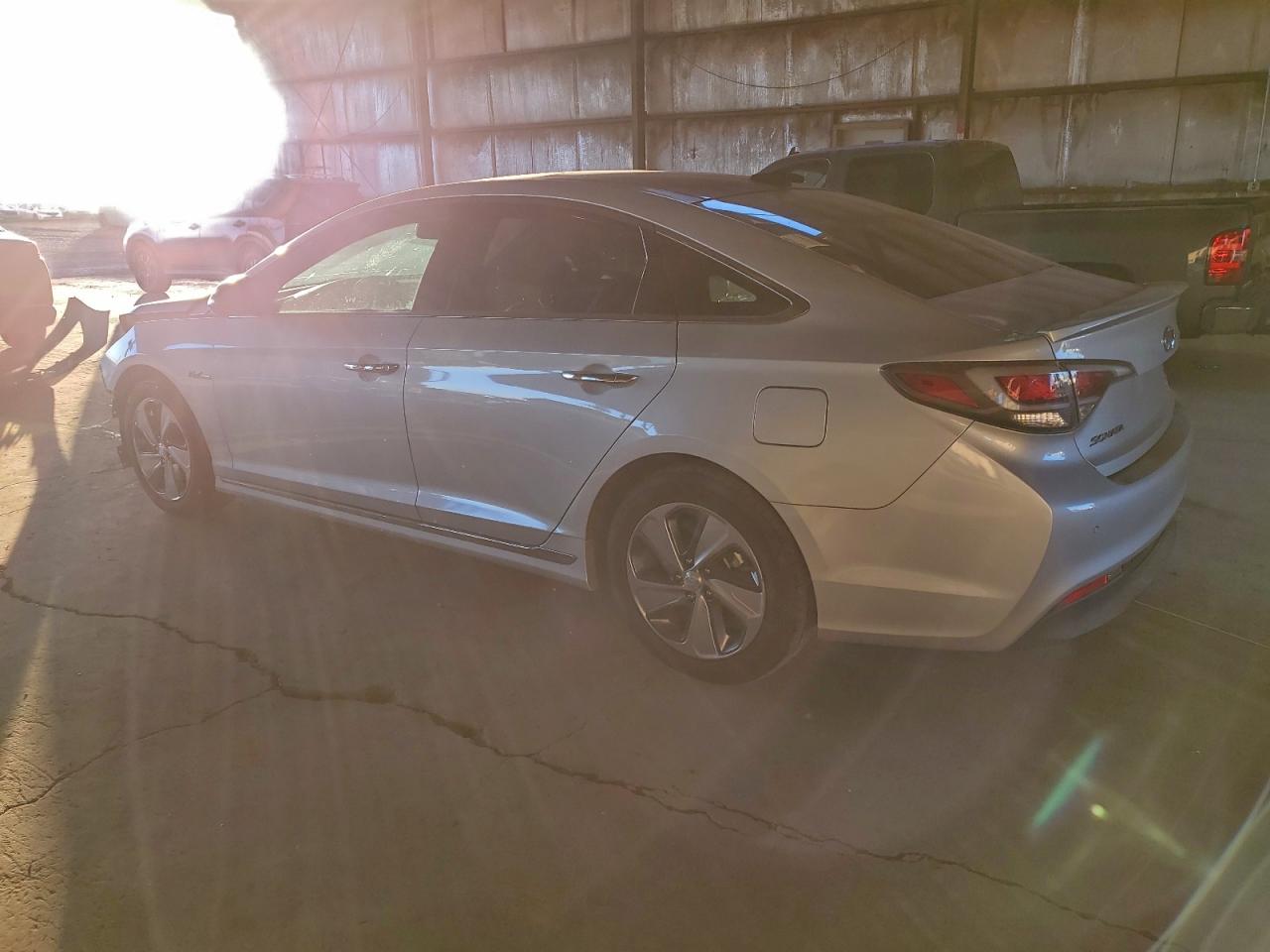 2017 HYUNDAI SONATA HYBRID photo 2
