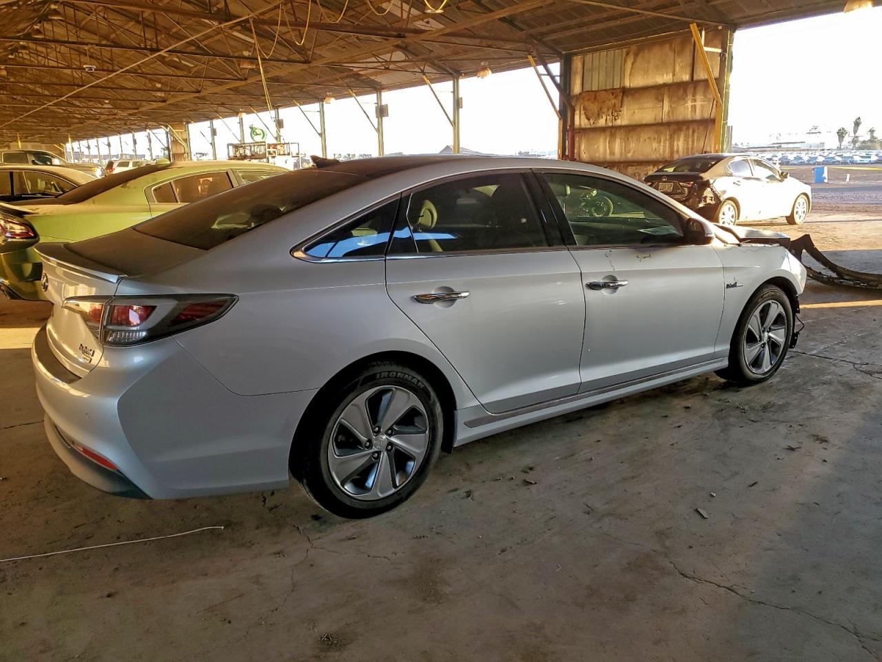 2017 HYUNDAI SONATA HYBRID photo 3