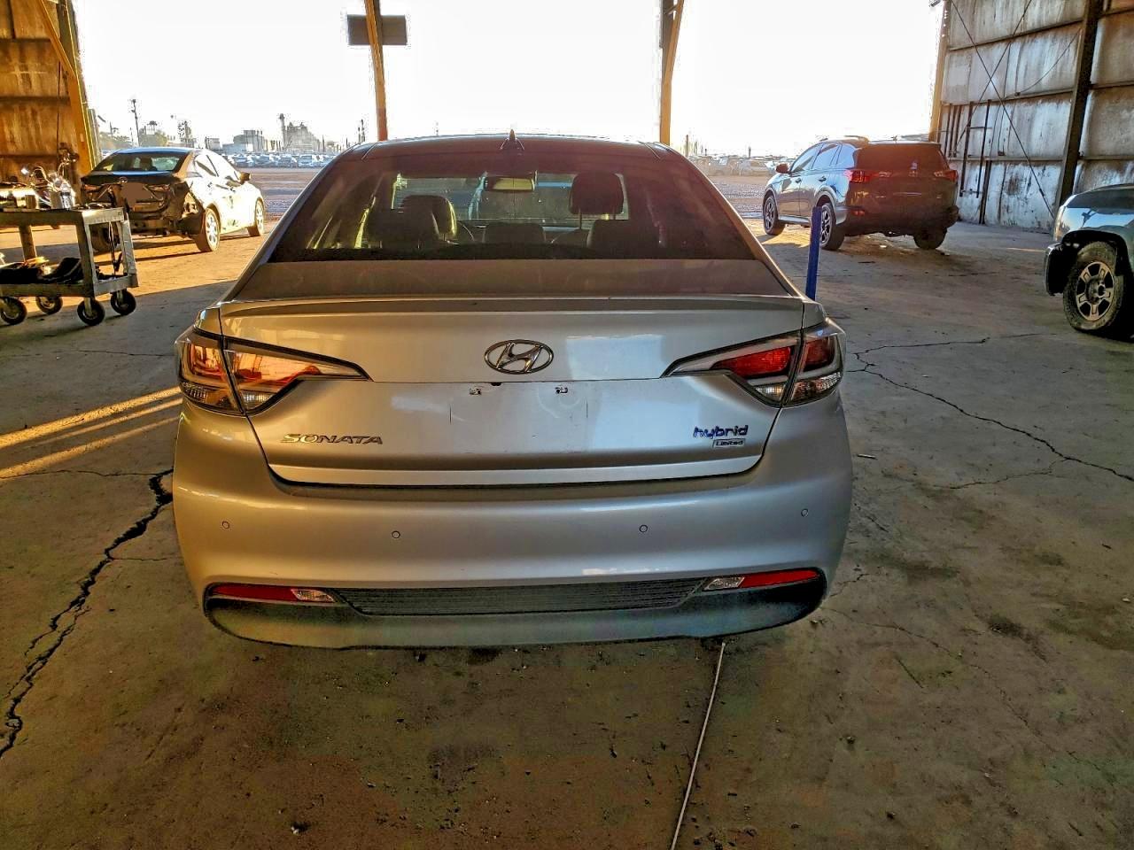 2017 HYUNDAI SONATA HYBRID photo 6