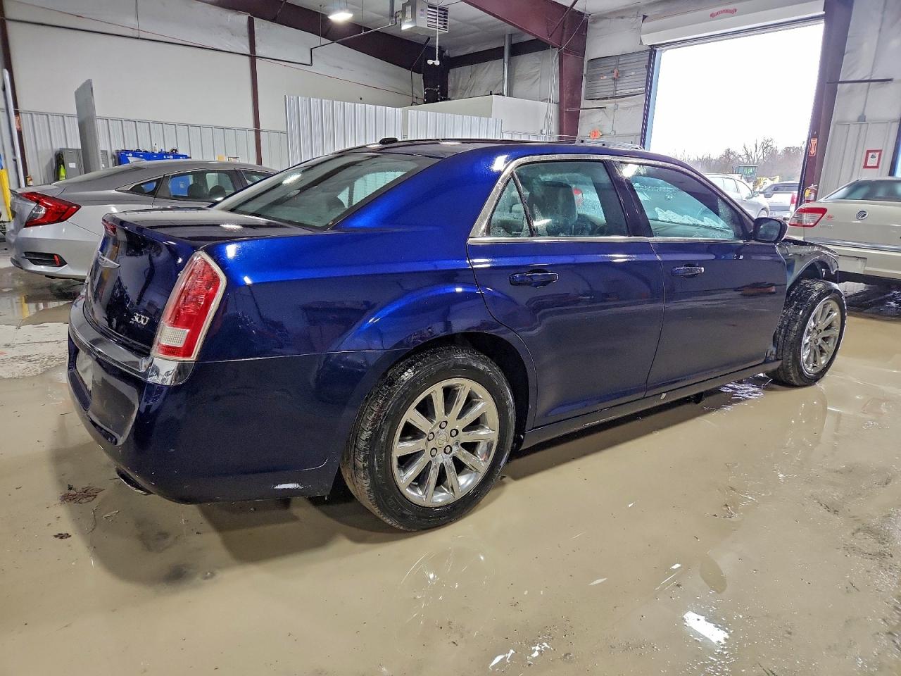 2014 CHRYSLER 300 photo 3