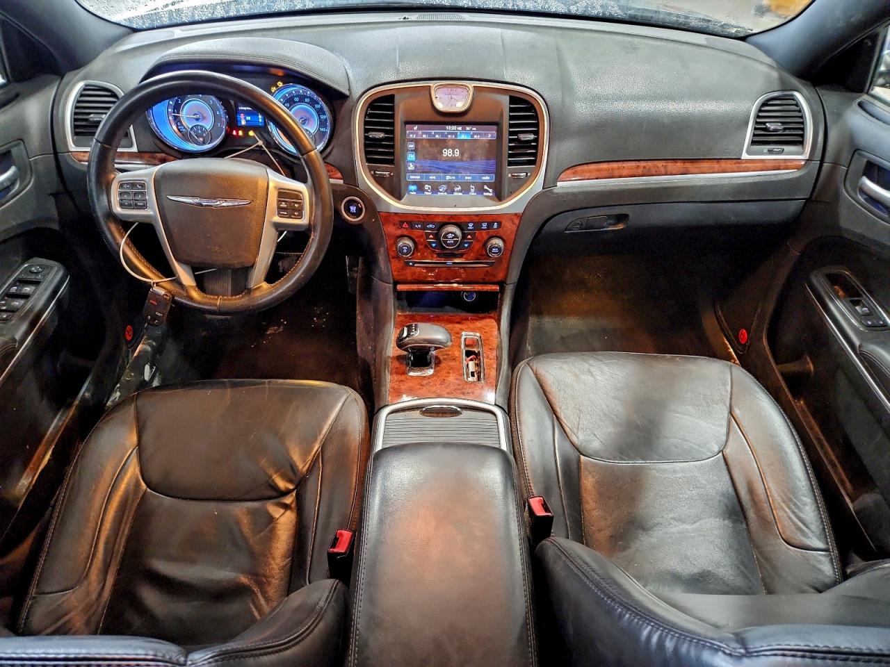2014 CHRYSLER 300 photo 8