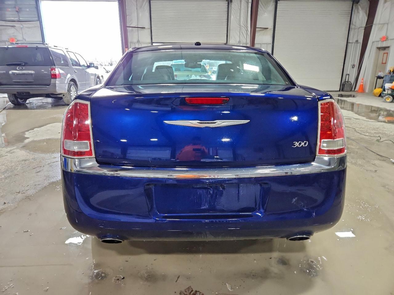 2014 CHRYSLER 300 photo 6