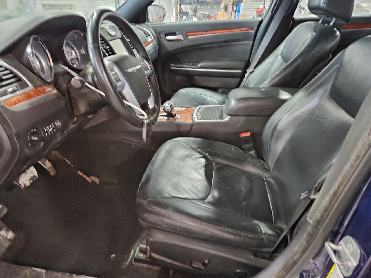 2014 CHRYSLER 300 photo 7