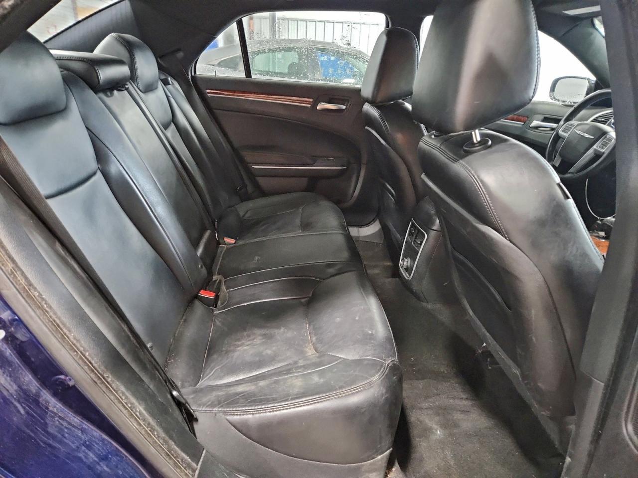 2014 CHRYSLER 300 photo 10