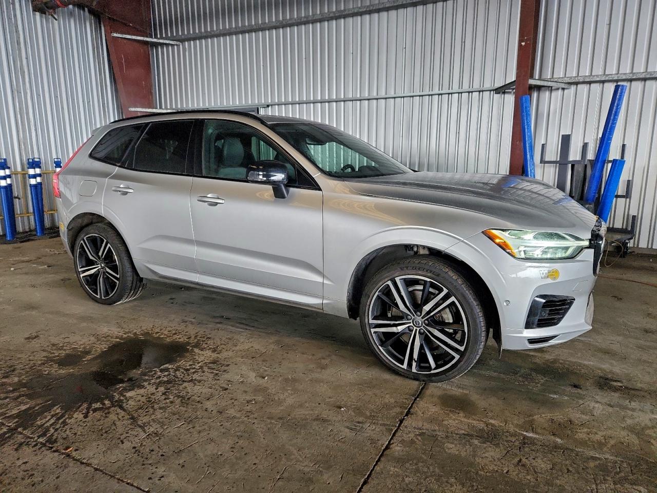 2021 VOLVO XC60 T8 RECHARGE R-DESIGN photo 4