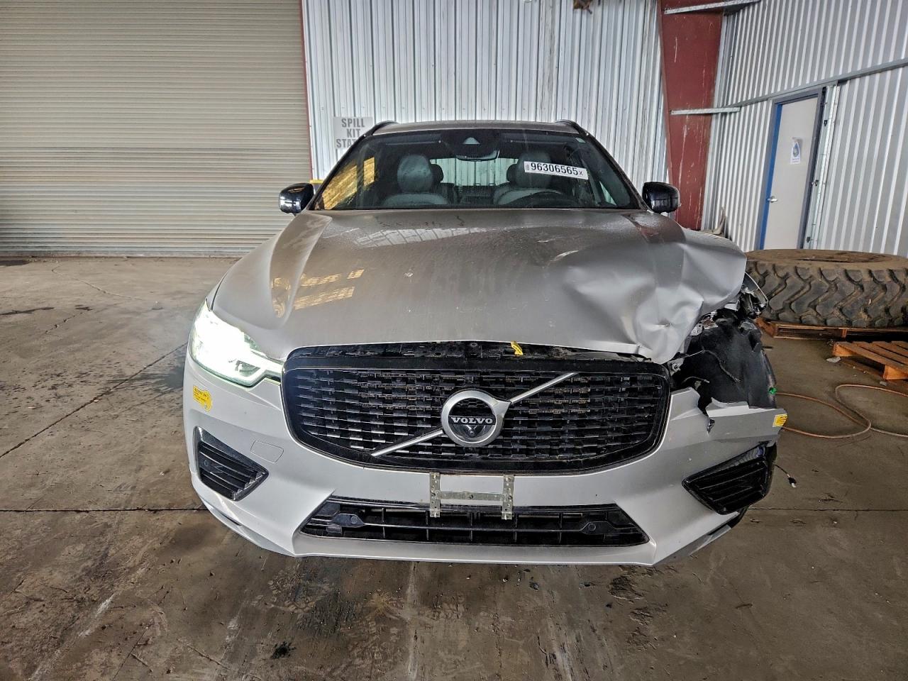 2021 VOLVO XC60 T8 RECHARGE R-DESIGN photo 5