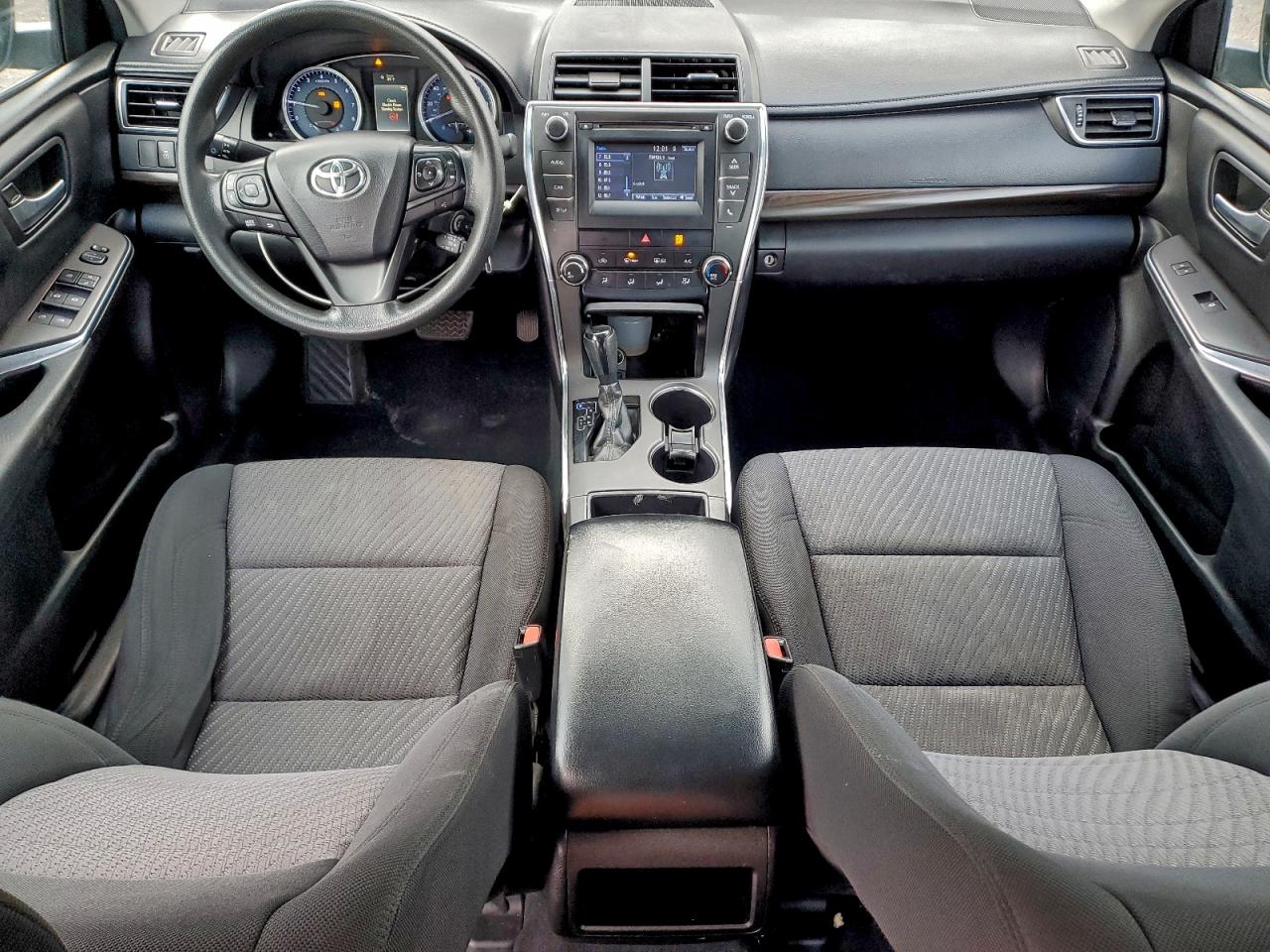 2016 TOYOTA CAMRY LE photo 8