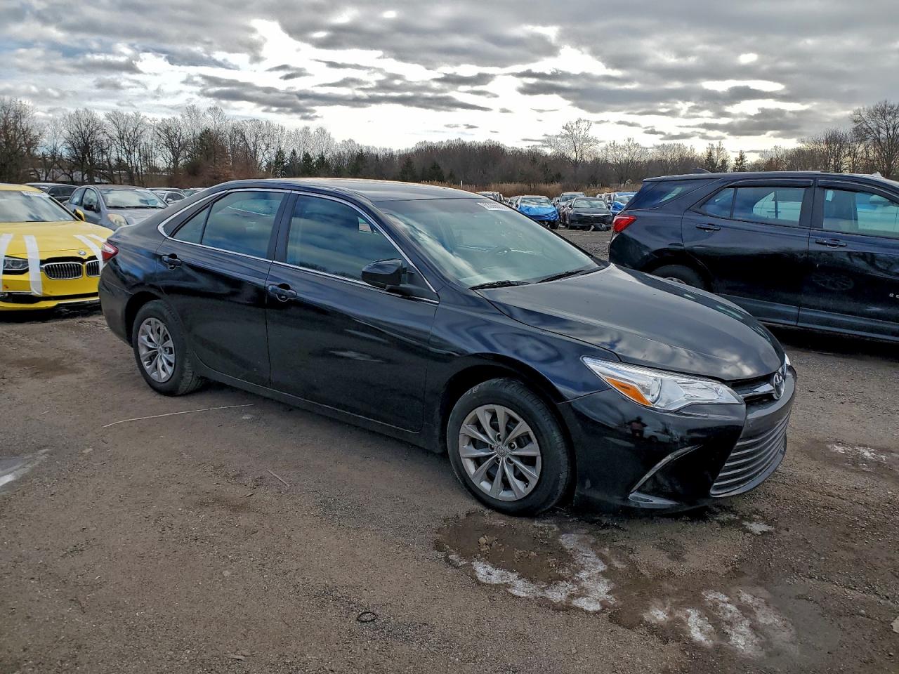 2016 TOYOTA CAMRY LE photo 4