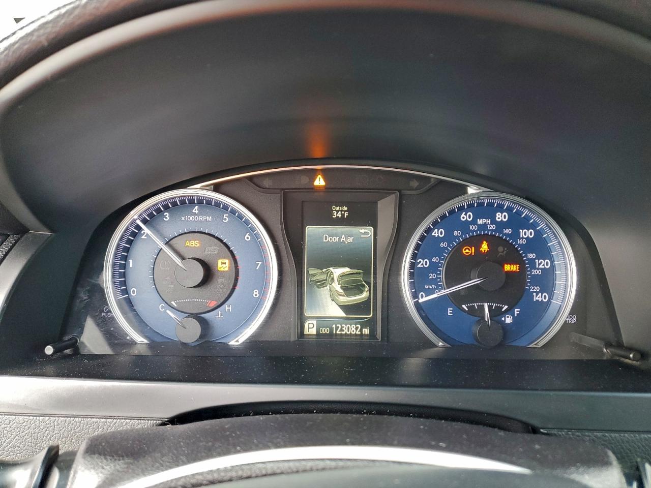 2016 TOYOTA CAMRY LE photo 9
