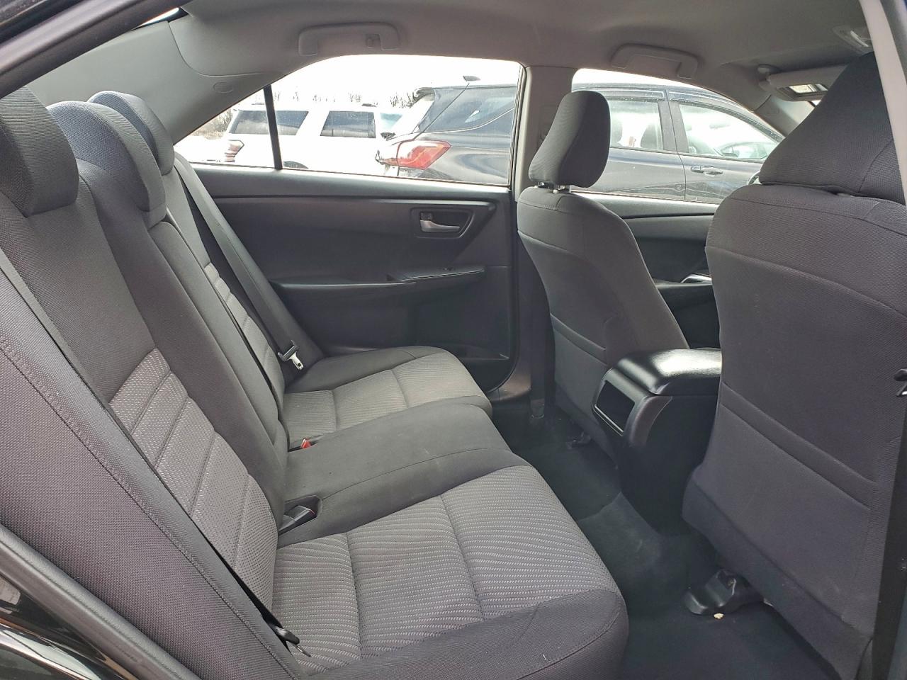 2016 TOYOTA CAMRY LE photo 10