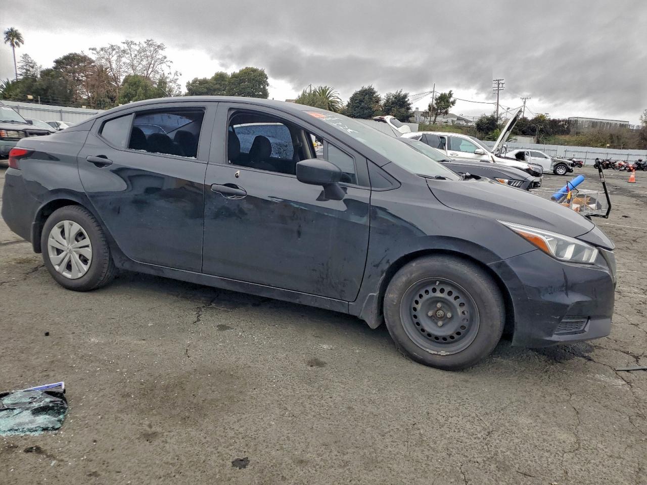 2020 NISSAN VERSA S photo 4