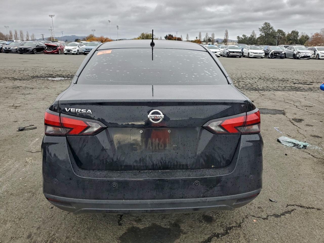 2020 NISSAN VERSA S photo 6