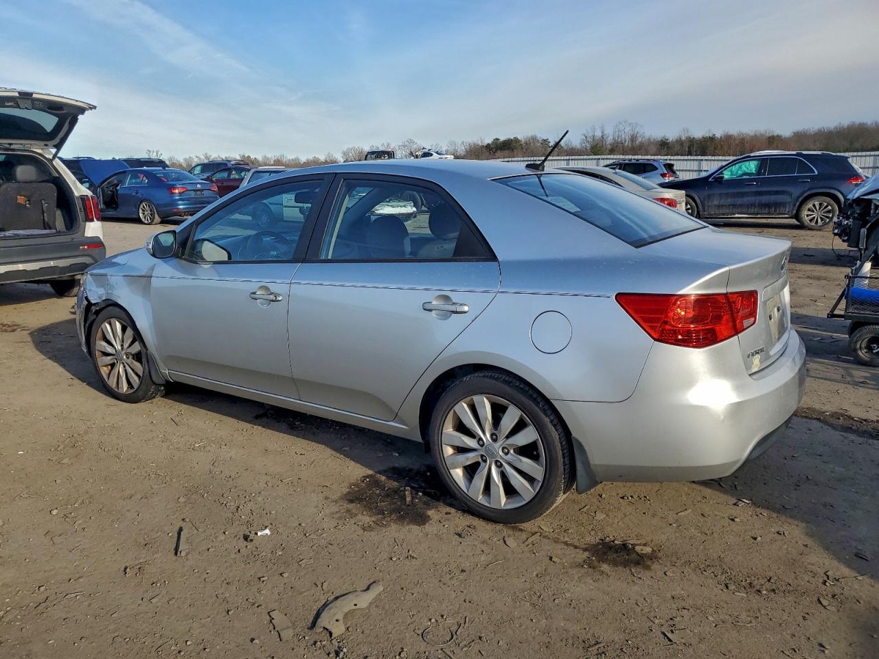 2010 KIA FORTE SX photo 2