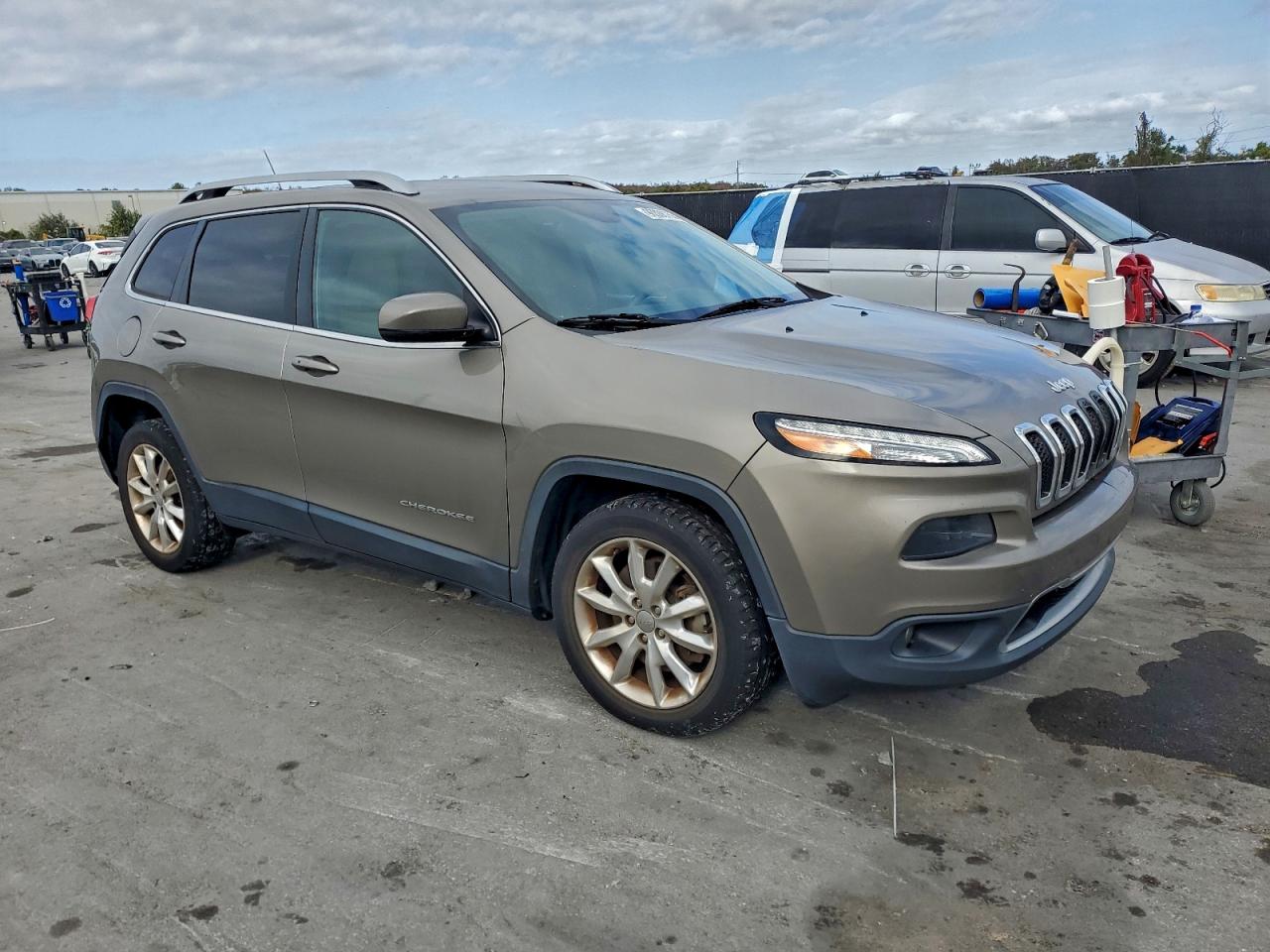 2017 JEEP CHEROKEE LIMITED photo 4