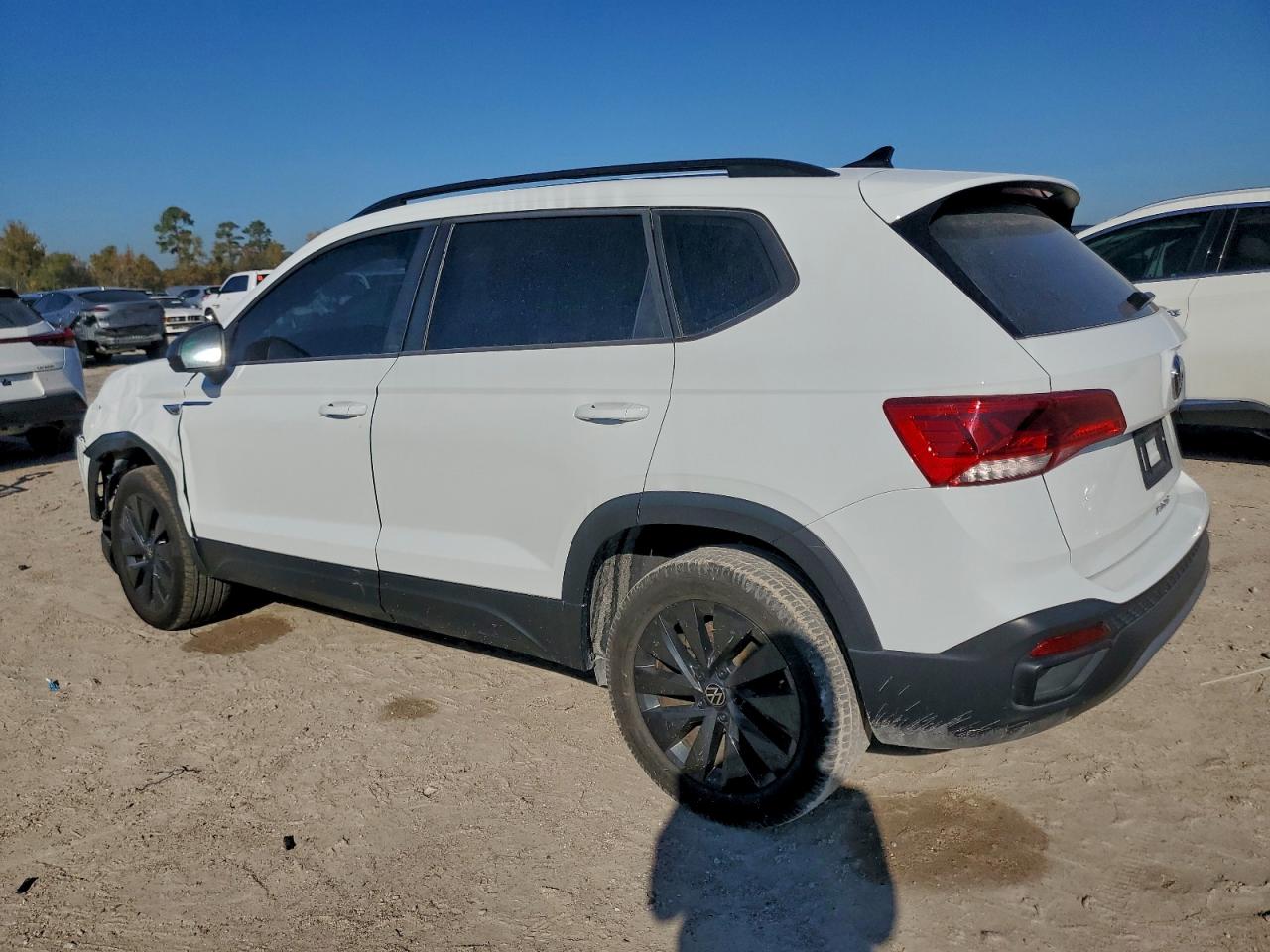 2024 VOLKSWAGEN TAOS S photo 2