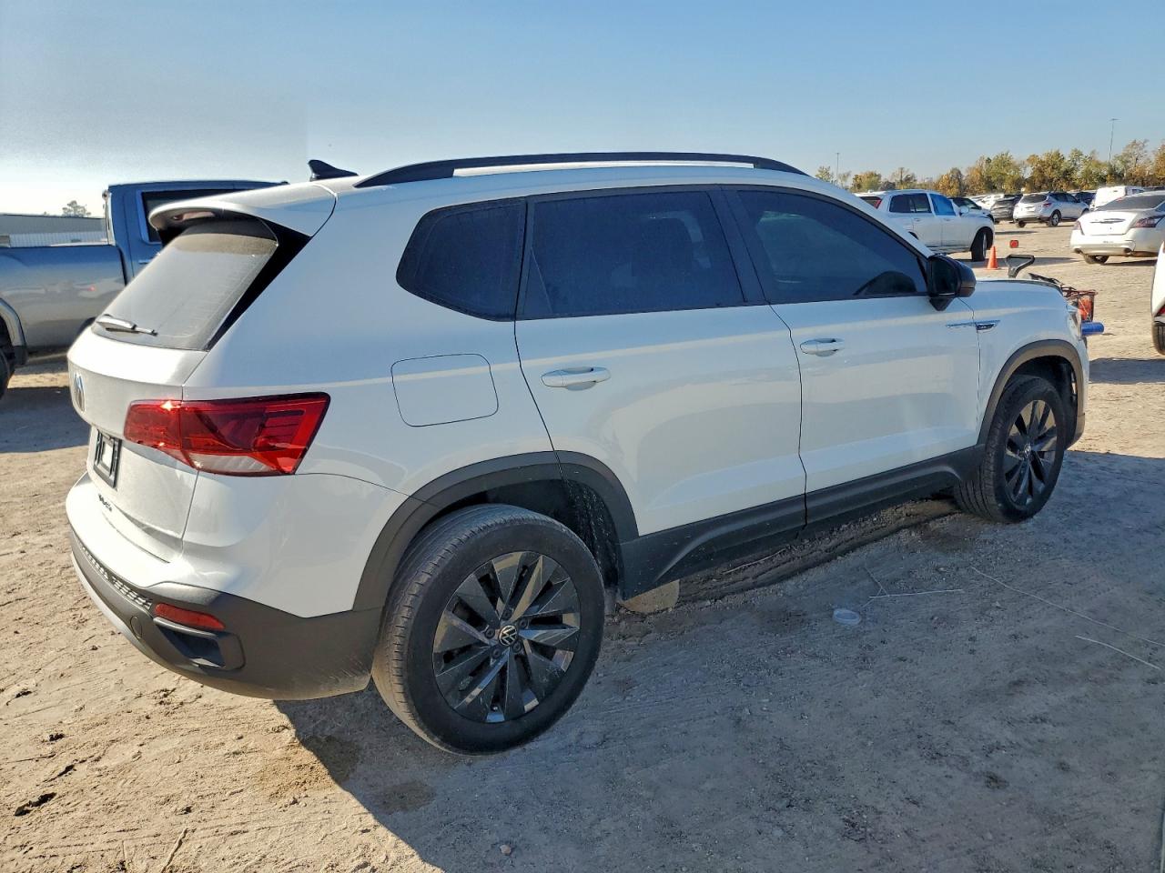 2024 VOLKSWAGEN TAOS S photo 3