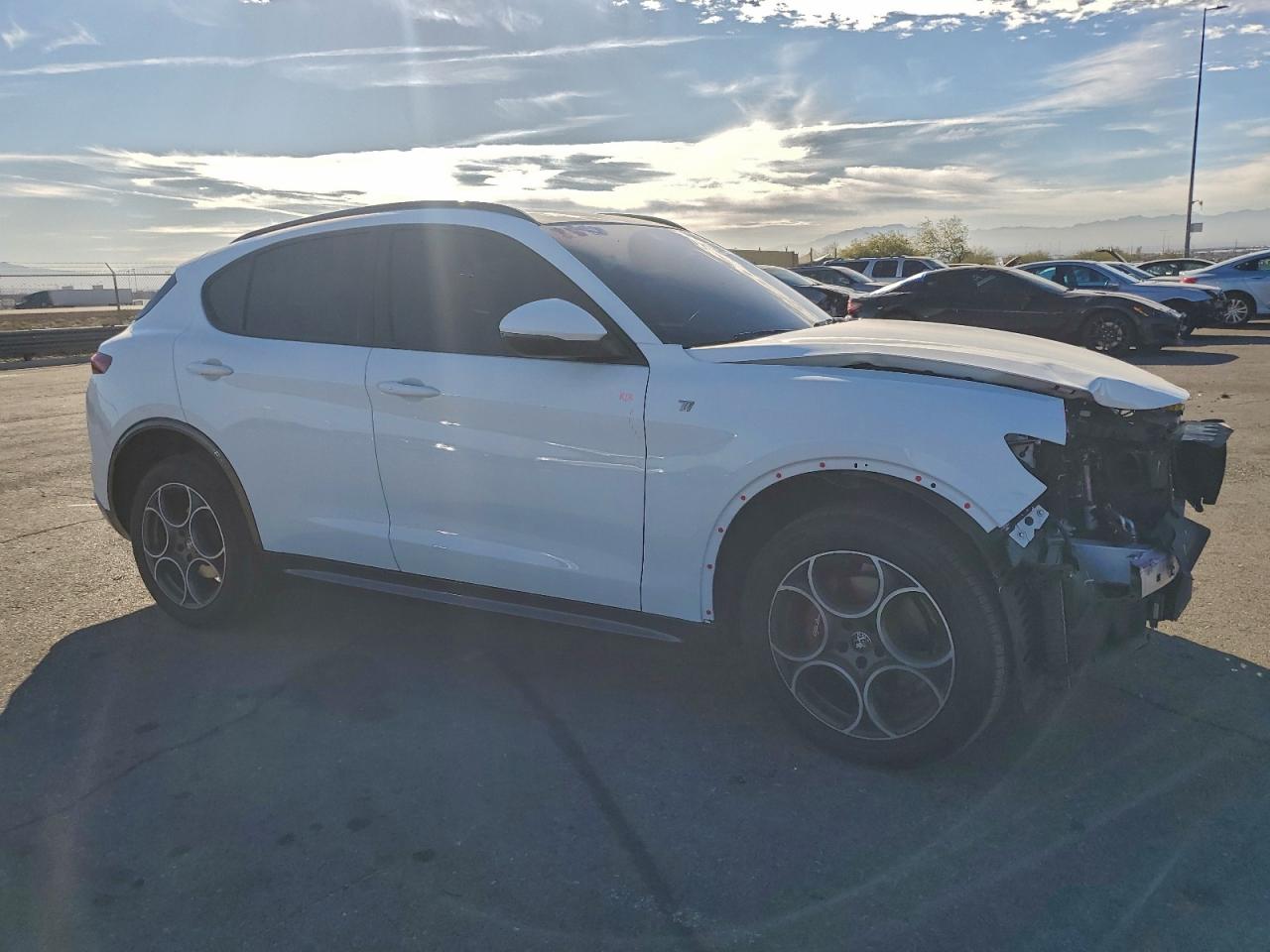 2022 ALFA ROMEO STELVIO TI photo 4
