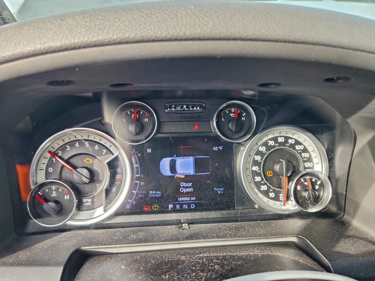2016 RAM 1500 SLT photo 17