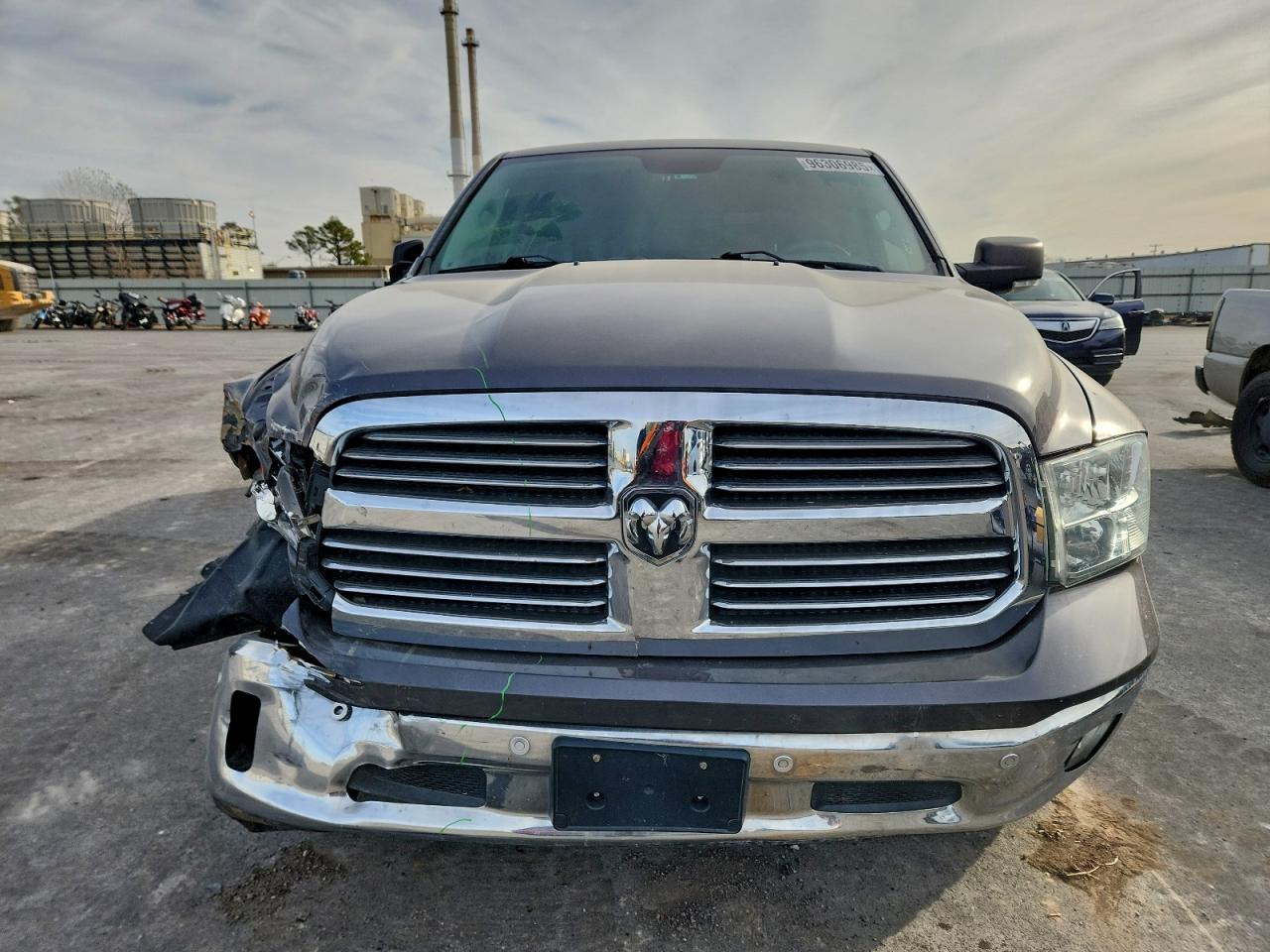 2016 RAM 1500 SLT photo 9