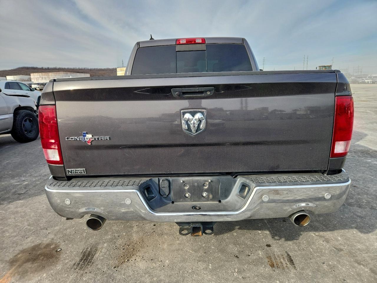 2016 RAM 1500 SLT photo 11