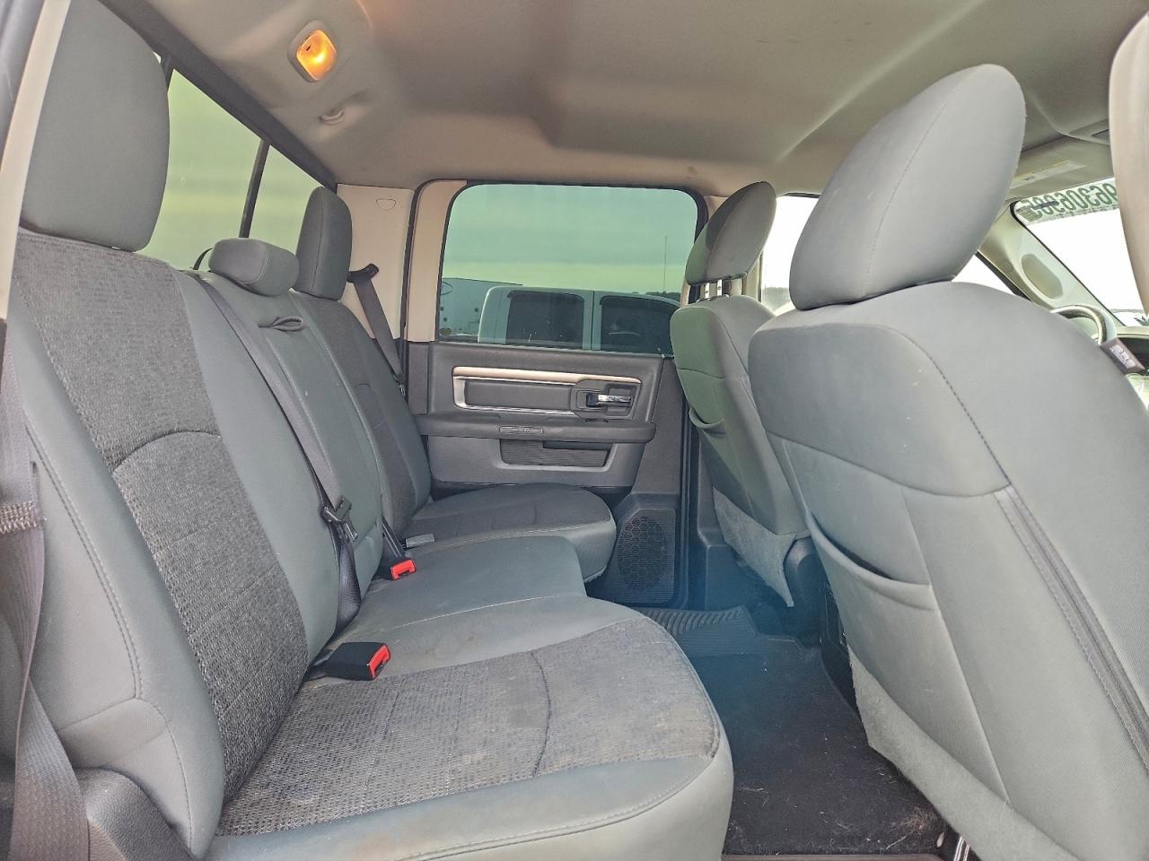 2016 RAM 1500 SLT photo 19