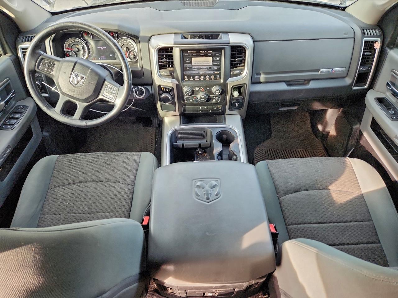 2016 RAM 1500 SLT photo 15