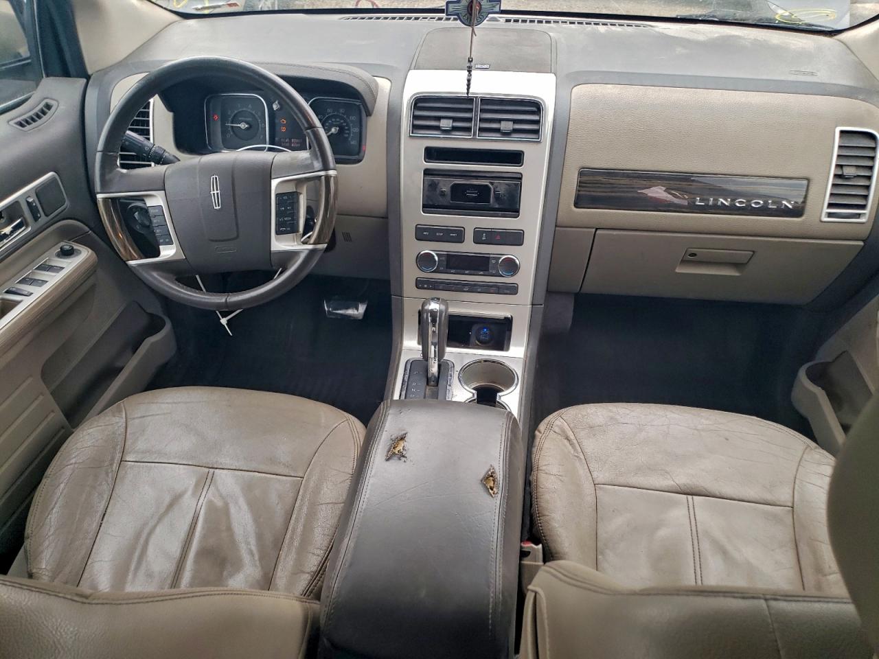 2010 LINCOLN MKX photo 8