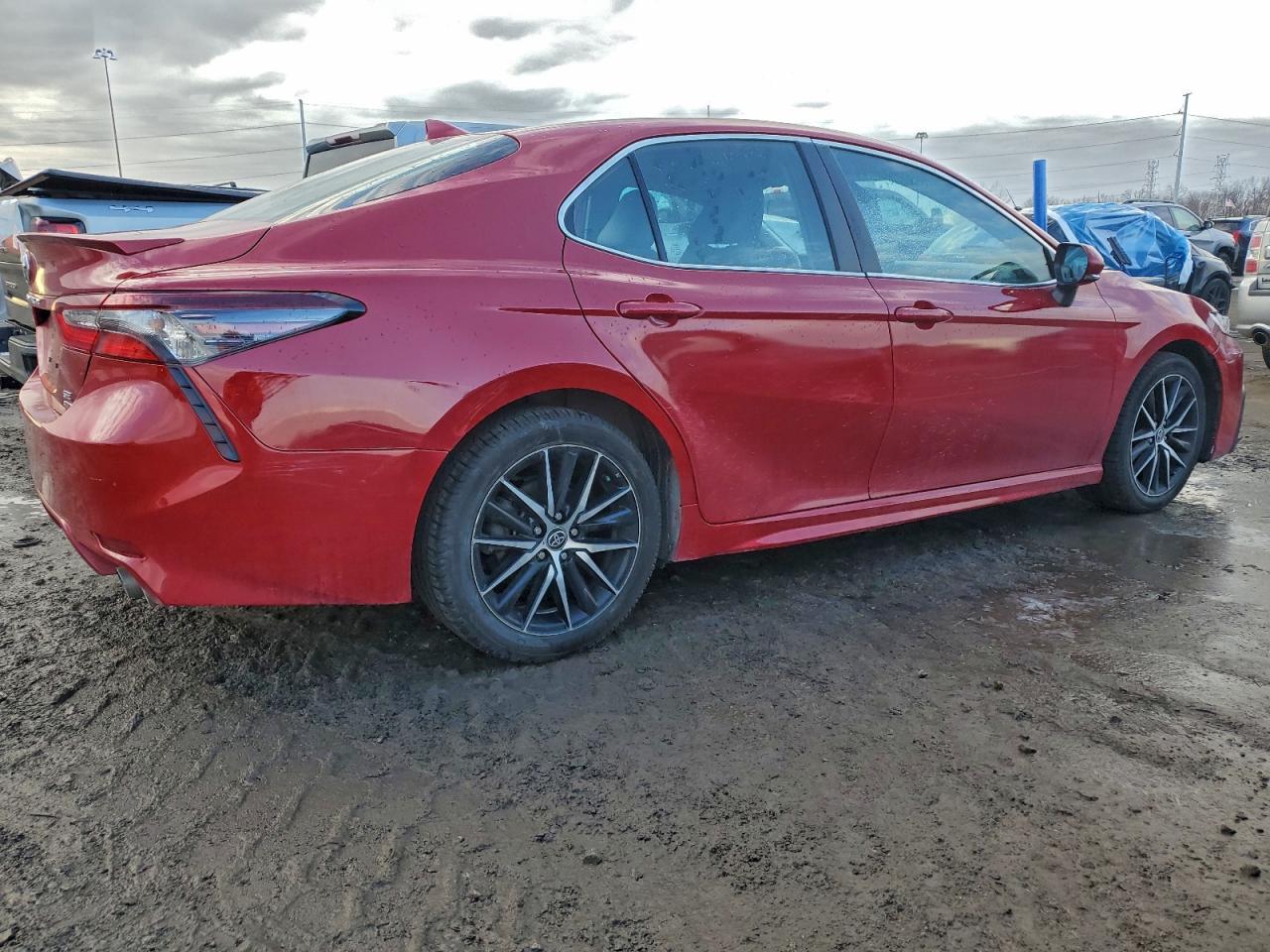 2022 TOYOTA CAMRY SE photo 3