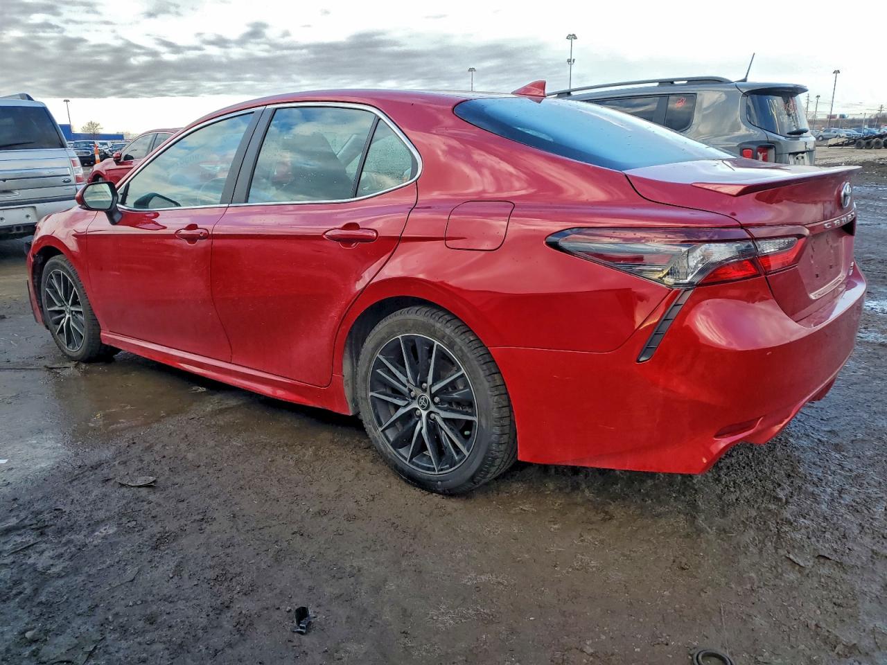 2022 TOYOTA CAMRY SE photo 2